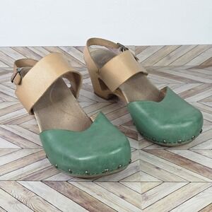 Dansko Thea Wooden Sandals Size 40 US 9 Green Tan Leather Clogs Mary Jane Heels